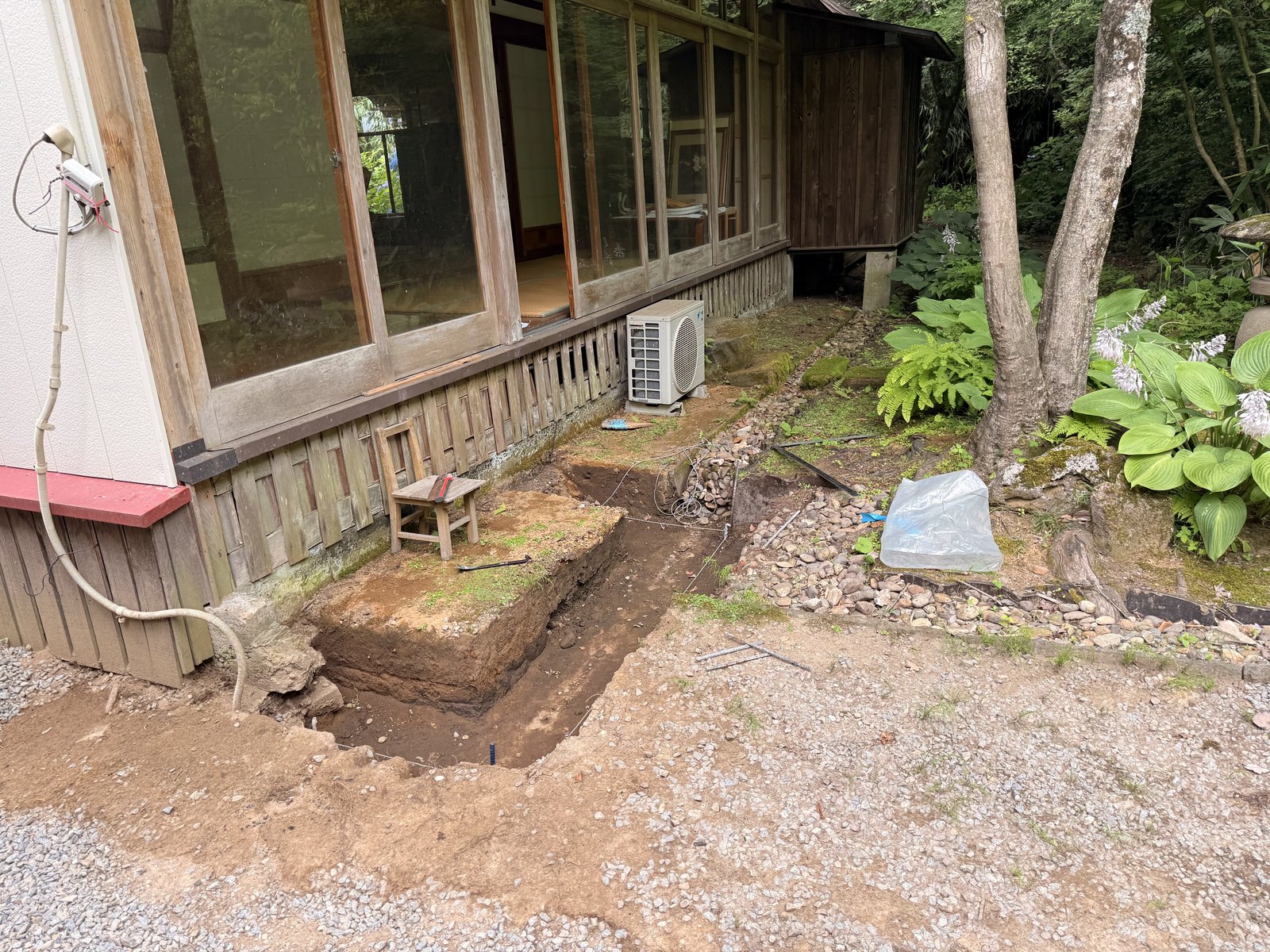 【三種町】基礎から、屋根の下地まで ─ 離れのトイレ・洗面工事、骨組みが立ち上がりました 写真2