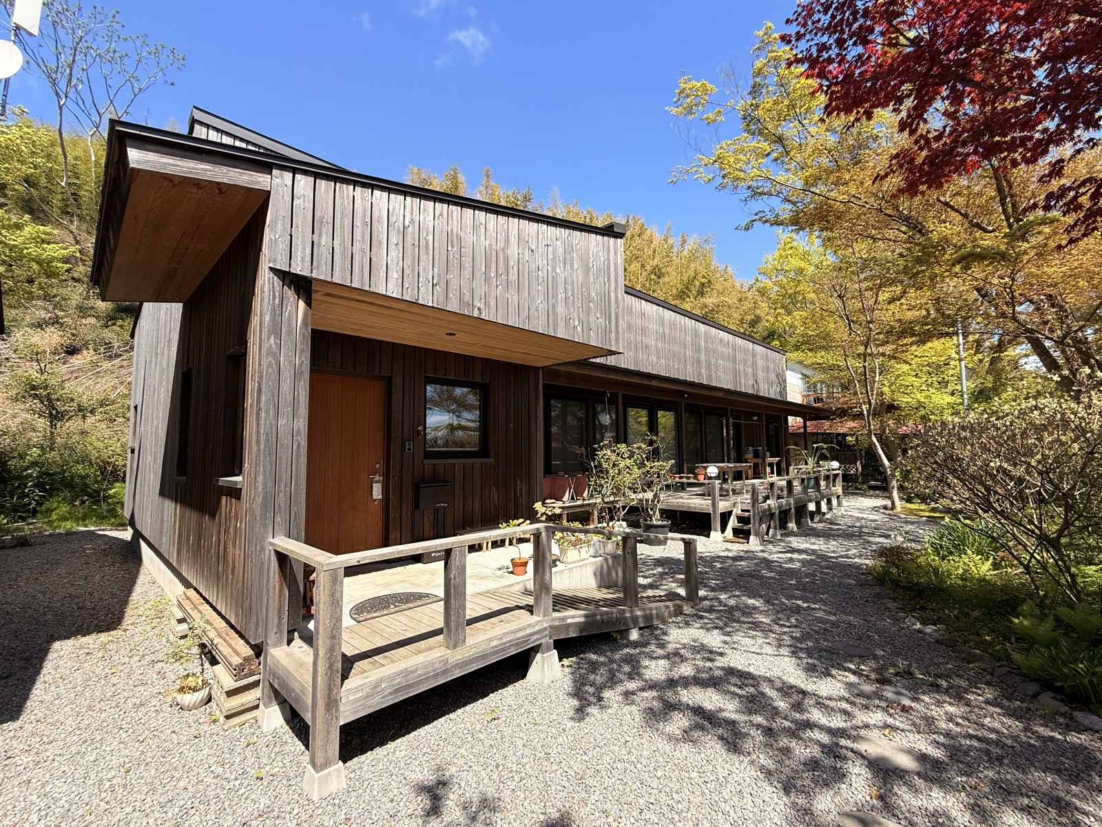 木のぬくもりが美しい完成住宅 — 自然と調和する佇まい